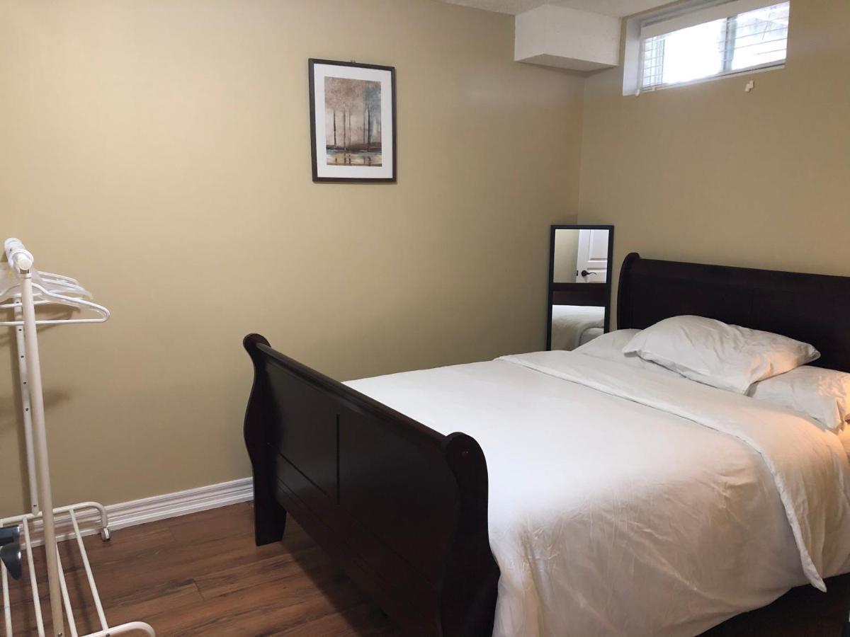 Spacious 2 Bedroom Guest Suite Торонто Екстер'єр фото