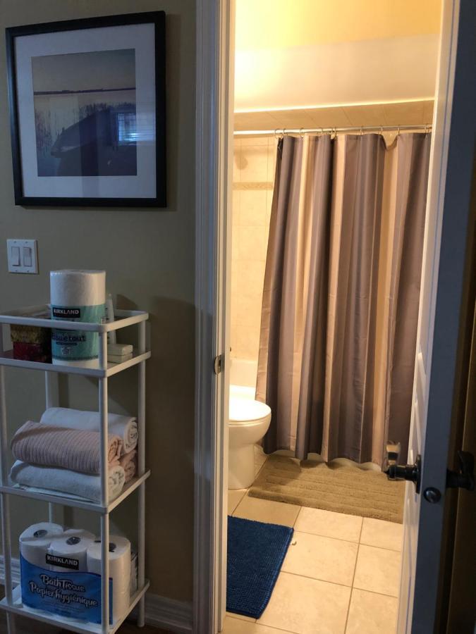 Spacious 2 Bedroom Guest Suite Торонто Екстер'єр фото