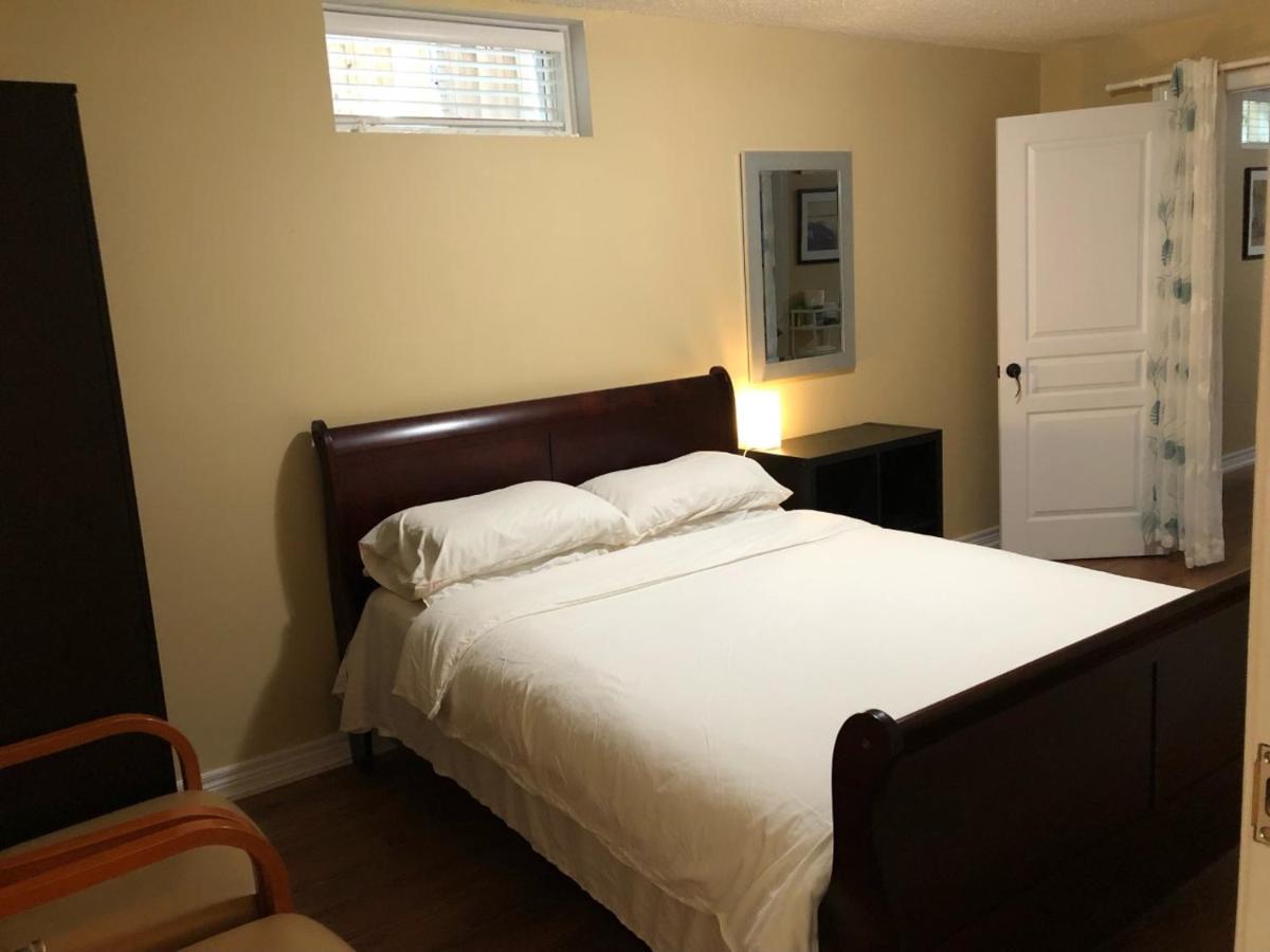 Spacious 2 Bedroom Guest Suite Торонто Екстер'єр фото